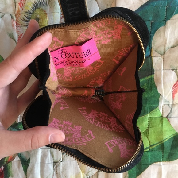 Juicy Couture Wristlet 🖤 - Picture 4 of 5